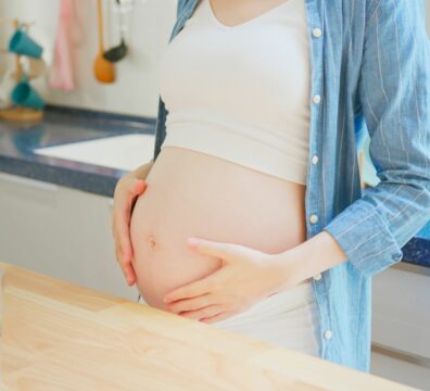 folic acid and folate are important before and during pregnancy to prevent neural tube disorders Folsäure und Folat sind vor und während einer Schwangerschaft wichtig um Fehlbildungen vorzubeugen