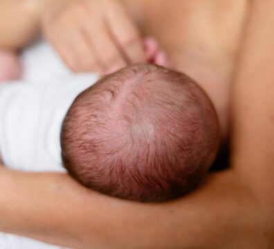 start to prepare for breastfeeding during pregnancy / bereiten Sie sich schon in der Schwangerschaft auf das Stillen vor